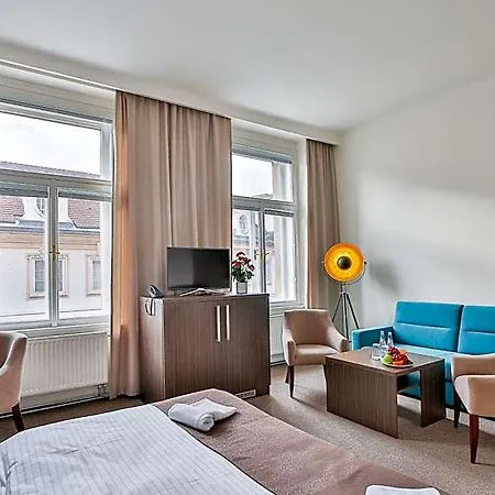 Aparthotel Embassy By Lh