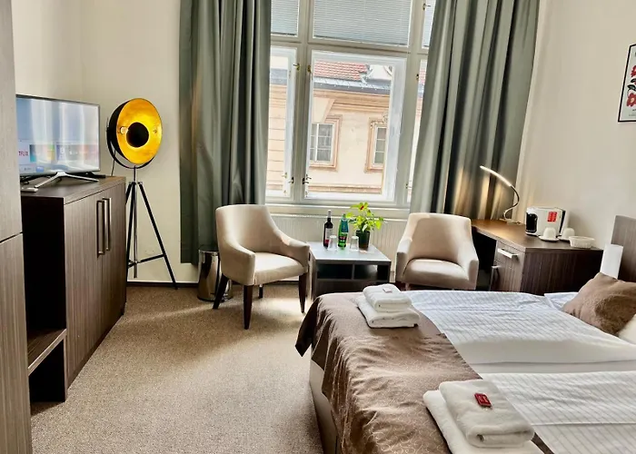 Apartahotel Embassy By Lh